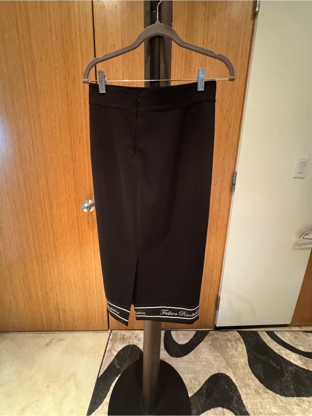 Eureka Babylon Black 'Fashion Revolution' Pencil Midi Skirt Made in Italy| EU 42